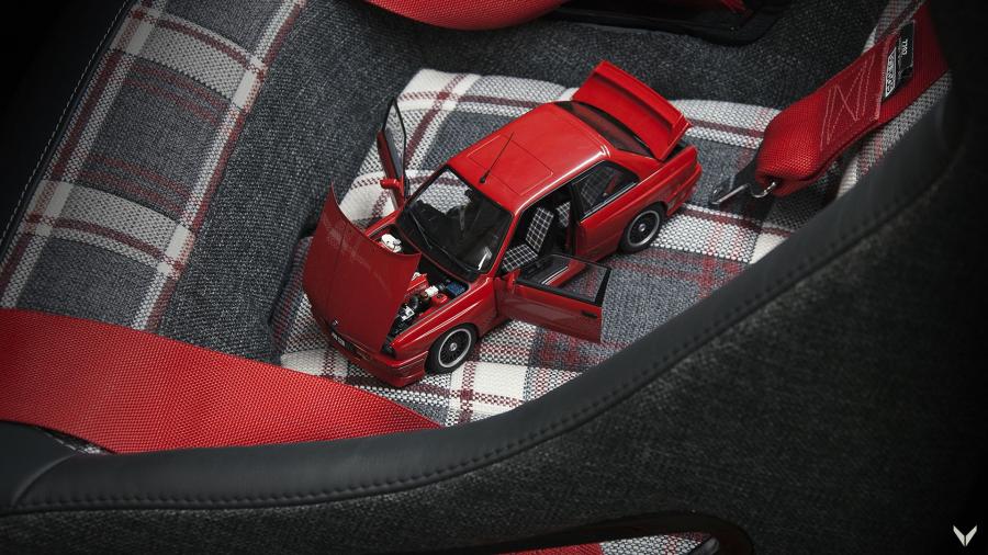 Детали интерьера BMW M3 by Vilner (E30) 2018 года  (фото 24 из 25)